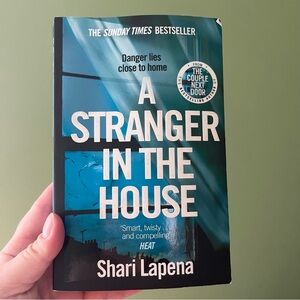 📚 4/25$ 📚A Stranger in the House by Shari Lapena | Thriller Book